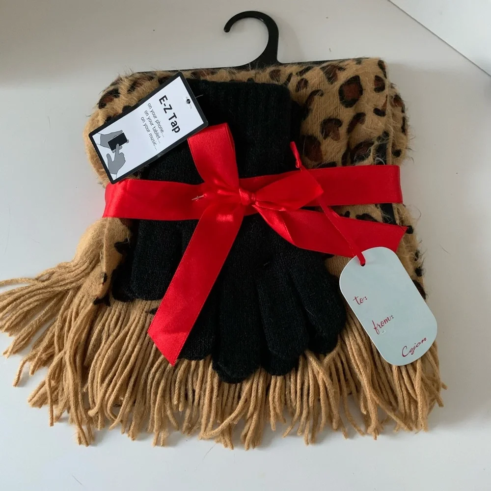 NWT•Luxurious Leopard Scarf and Glove Set by Cejon